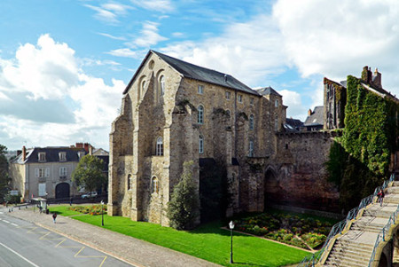 Collégiale de Saint-Pierre-la-Cour, Le Mans