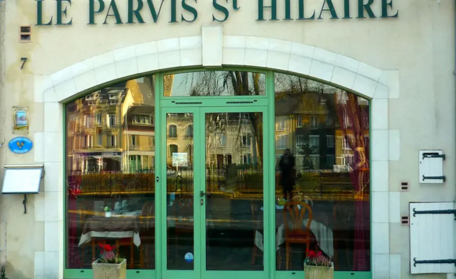 Le Parvis Saint-Hilaire