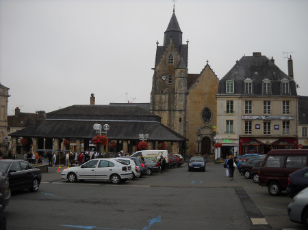 Place Carnot et halles de Mamers