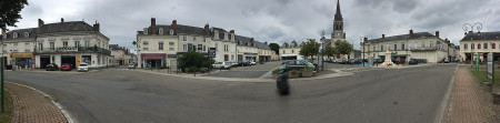 La place du centre de Mayet