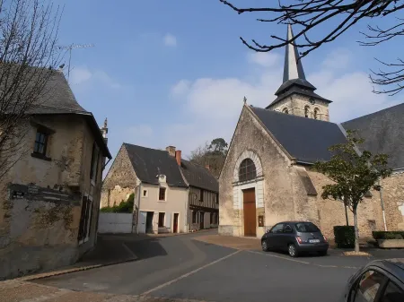 Église Saint-Lambert dans le bourg de Clermont-Créans