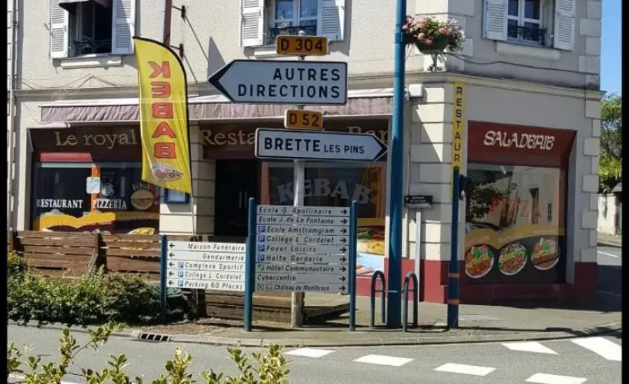 143973348_166187255300787_921451660262738224_n — le.royal