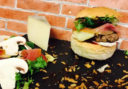 Restaurant Frenchies Burger