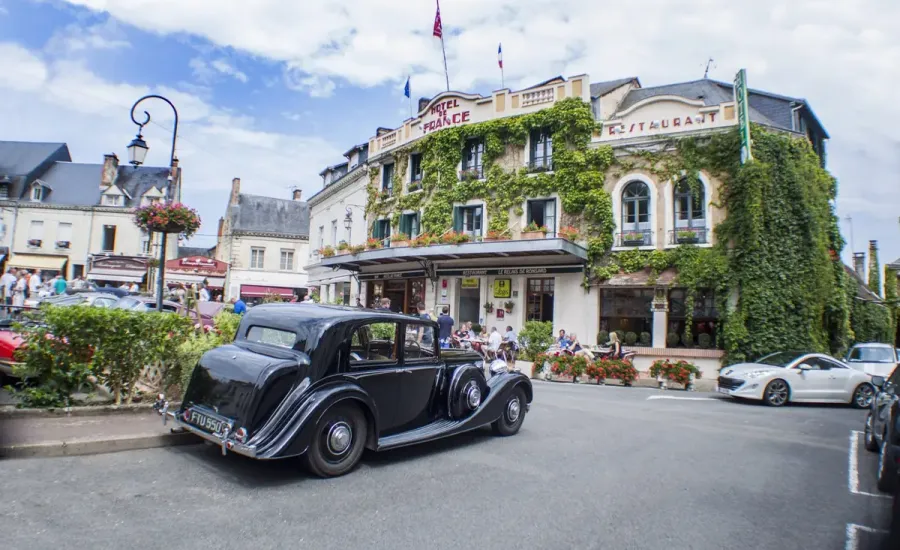 Hôtel de France devanture — HDF