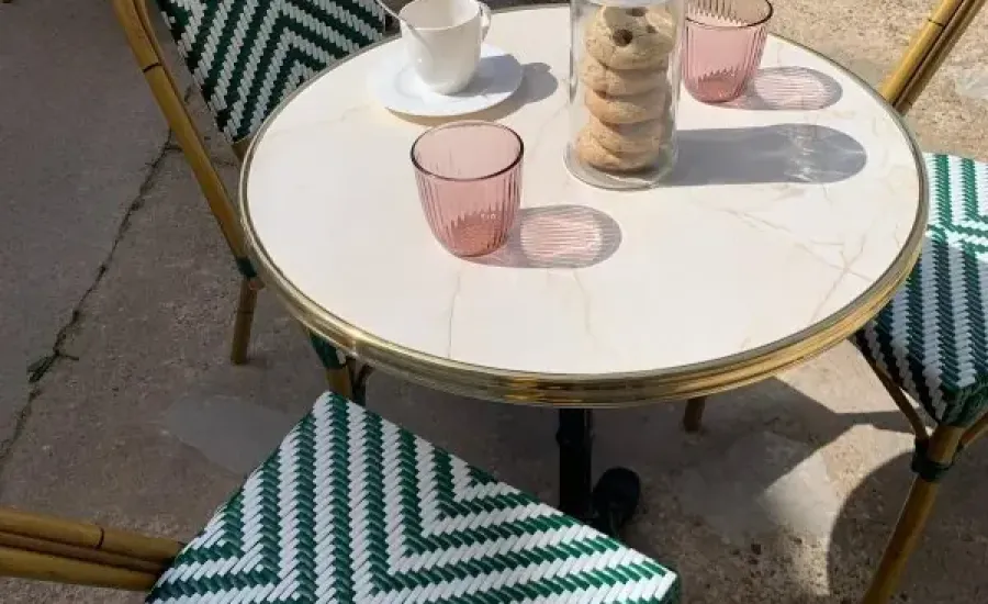 La terrasse — Anne Banrezes