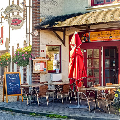 Restaurant-pizzeria Al Capone - Saint-Léonard-des-Bois - extérieur — © Pizzeria Al Capone