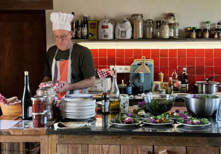Alexis en cuisine — ©LaGrandeRaisandière