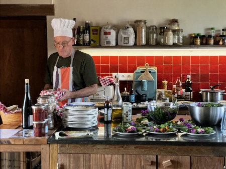 Alexis en cuisine — ©LaGrandeRaisandière