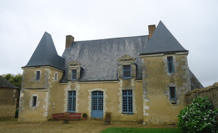 manoir de la Faverie — Photo : Gregofhuest — CC BY-SA 4.0 — https://commons.wikimedia.org/wiki/File:Beaumont-Pied-de-Boeuf_-_Manoir_de_la_Faverie.jpg