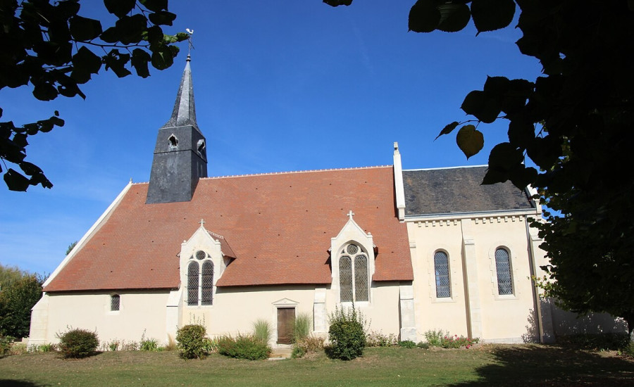 église Saint-Pierre de Saint-Pierre-des-Ormes — Photo : Pradigue — CC BY-SA 4.0 — https://commons.wikimedia.org/wiki/File:%C3%89glise_Saint-Pierre_de_Saint-Pierre-des-Ormes_2_-_wiki_takes_le_Saosnois.jpg