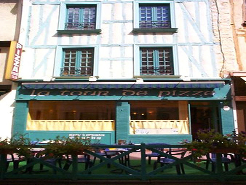 La Tour De Pizz La Ferte Bernard