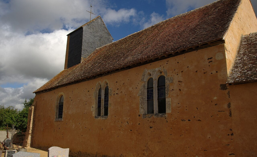 église Saint-Pierre de Terrehault — Photo : Pymouss — CC BY-SA 3.0 — https://commons.wikimedia.org/wiki/File:Terrehault_-_%C3%A9glise_Saint-Pierre_04.JPG