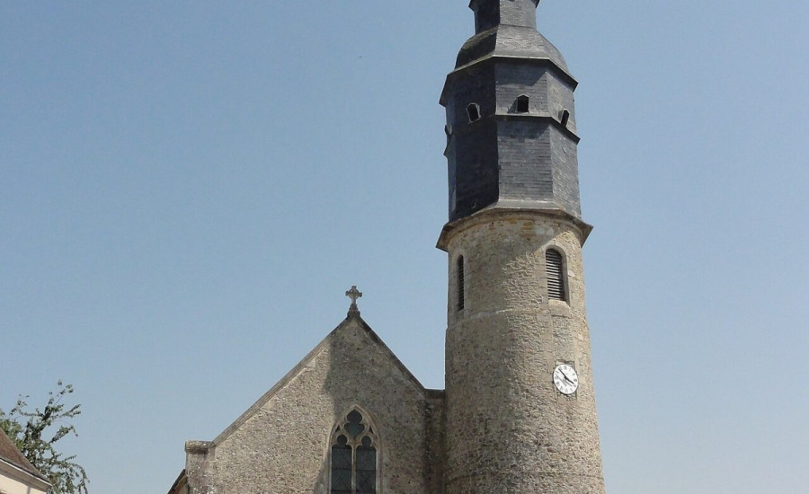 église Notre-Dame-et-Sainte-Marie-Madeleine de Congé-sur-Orne — Photo : Havang(nl) — CC0 — https://commons.wikimedia.org/wiki/File:Cong%C3%A9-sur-Orne_(Sarthe)_%C3%A9glise_Notre-Dame-et-Sainte-Marie-Madeleine.jpg