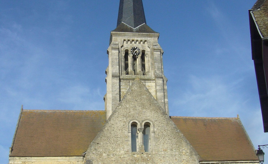 église Saint-Jouin-de-Marnes de Nogent-le-Bernard — Photo : Pucesurvitaminee — CC BY-SA 3.0 — https://commons.wikimedia.org/wiki/File:Nogent-le-Bernard_-_05.JPG