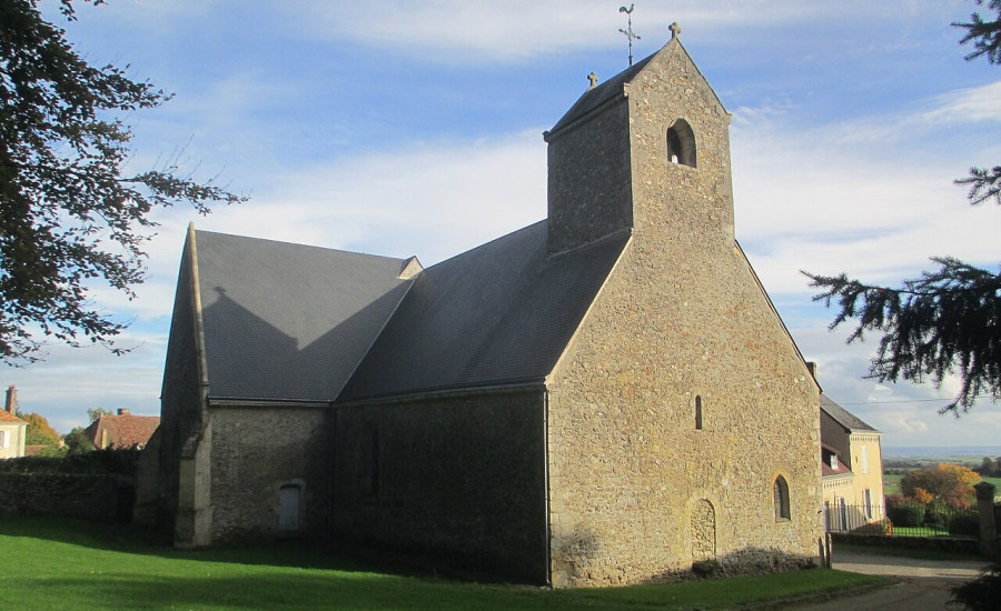 église Saint-Denis d'Aillières — Photo : Pucesurvitaminee — CC BY-SA 4.0 — https://commons.wikimedia.org/wiki/File:%C3%89glise_Saint-Denis_d%27Ailli%C3%A8res_2.JPG