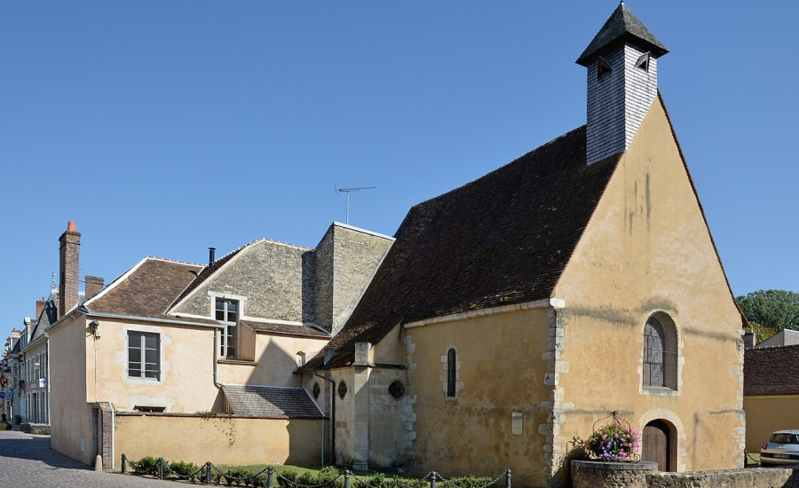 château de la Ferté-Bernard — Photo : Selbymay — CC BY-SA 3.0 — https://commons.wikimedia.org/wiki/File:La_Ferte-Bernard_-_Chapelle_Saint-Lyphard_01.jpg