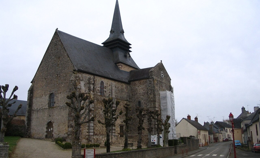 église Saint-Rémy de Saint-Rémy-de-Sillé — Photo : Own work — CC BY-SA 3.0 — https://commons.wikimedia.org/wiki/File:Saint-R%C3%A9my-de-Sill%C3%A9_-_Church_-_1.jpg