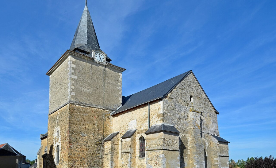 église Saint-Jean-Baptiste de Saint-Jean-de-la-Motte — Photo : Selbymay — CC BY-SA 3.0 — https://commons.wikimedia.org/wiki/File:St_Jean_Motte_-_Eglise_01.jpg