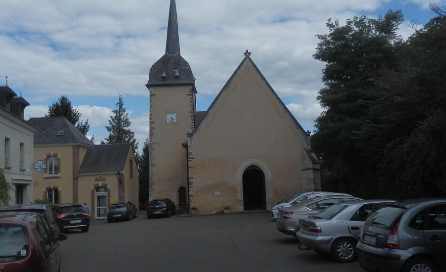 église Sainte-Anne-de-la-Visitation de Montreuil-le-Henri — Photo : Yodaspirine — CC BY-SA 4.0 — https://commons.wikimedia.org/wiki/File:Eglise_Montreuil-le-Henri.JPG