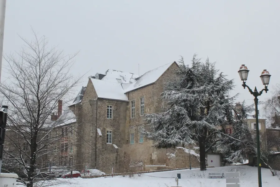 Le Mans sous la neige