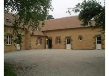 GITE DE GROUPES CHATEAUBERT