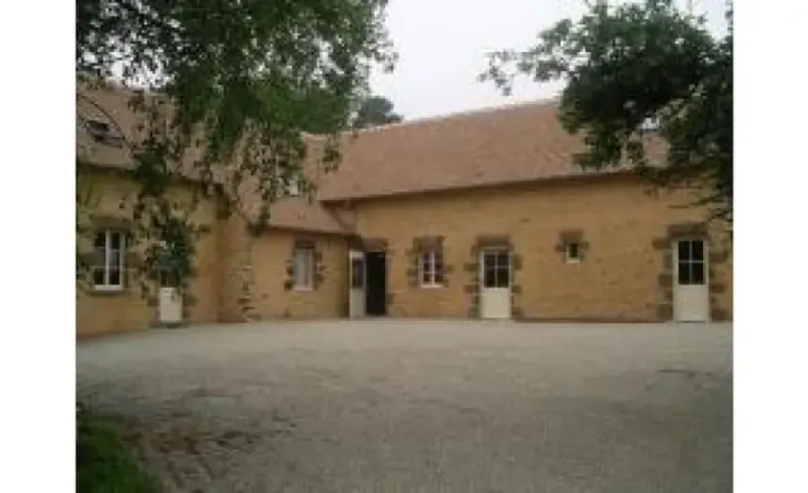 GITE DE GROUPES CHATEAUBERT