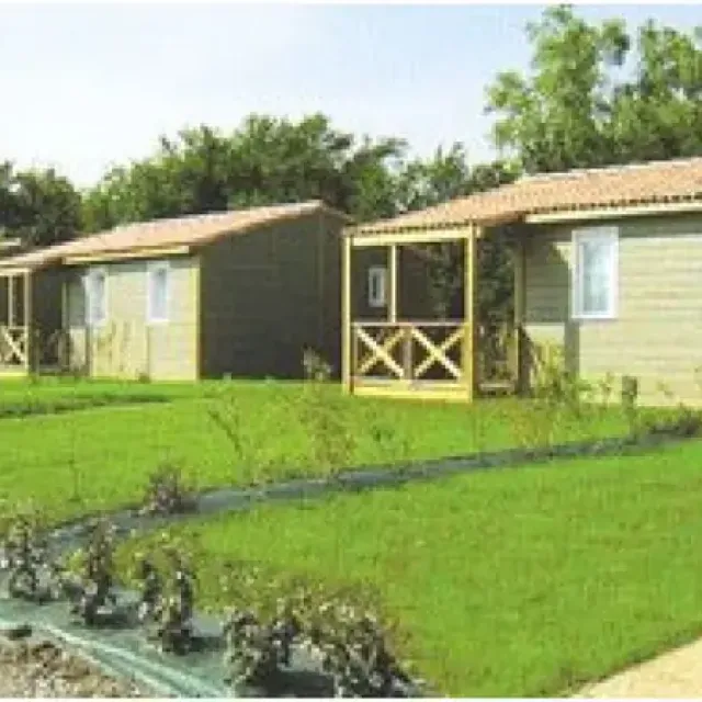 Camping du Domaine du Houssay : Un Havre de Paix en Sarthe